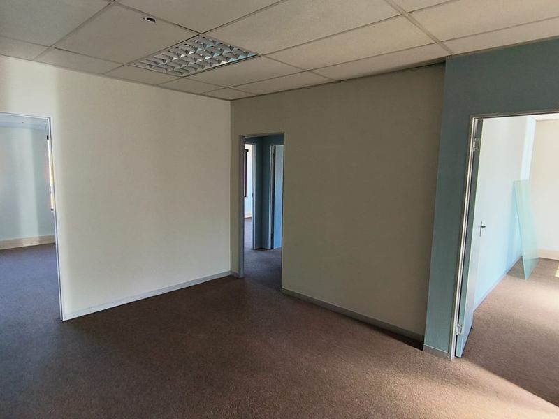 Prestigious 160m2 AAA-Grade Office To Let in Route 21 Corporate Park, Irene - Photo 5
