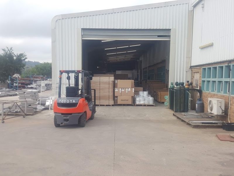 Spacious 2363m2 factory to let in Westmead, Pinetown—ideal for your business expansion needs! - Photo 10