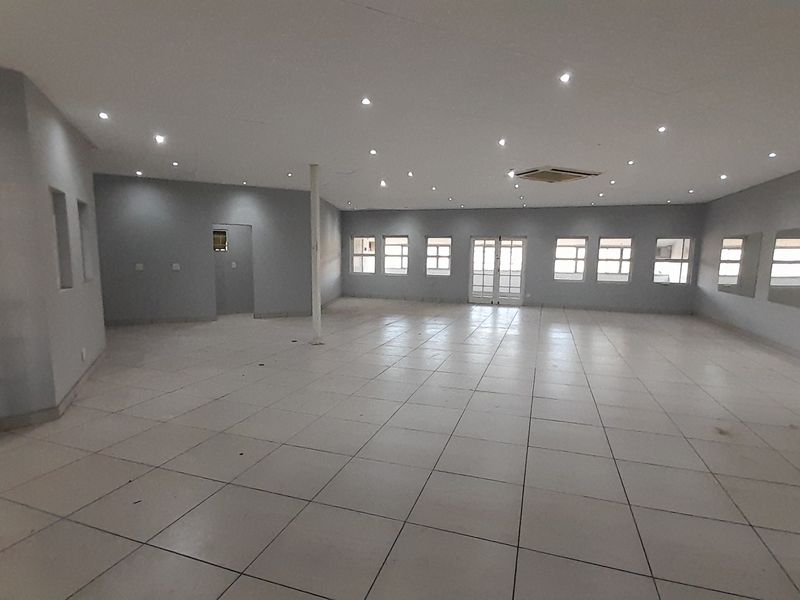 Versatile First Floor Commercial Space for Offices or Showrooms or Studio Use - Photo 10