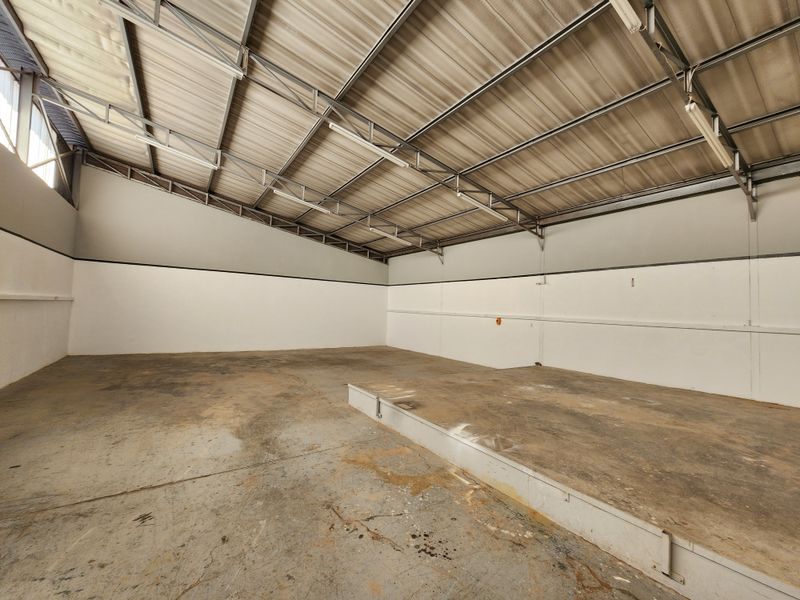 200m2 Warehouse To Let, Immediately Available in Koedoespoort Industrial - Photo 7