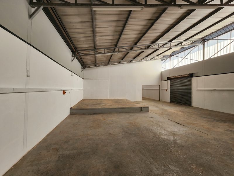 200m2 Warehouse To Let, Immediately Available in Koedoespoort Industrial - Photo 10