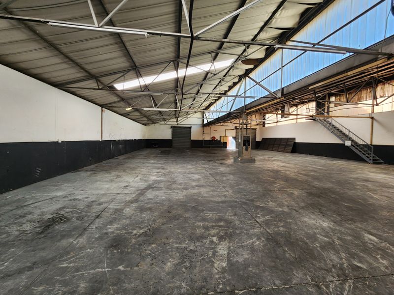 657m2 Spacious Ground Floor Industrial Warehouse To Let in Koedoespoort - Photo 5