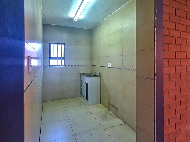 Warehouse Rental Monthly In Centurion - Photo 4
