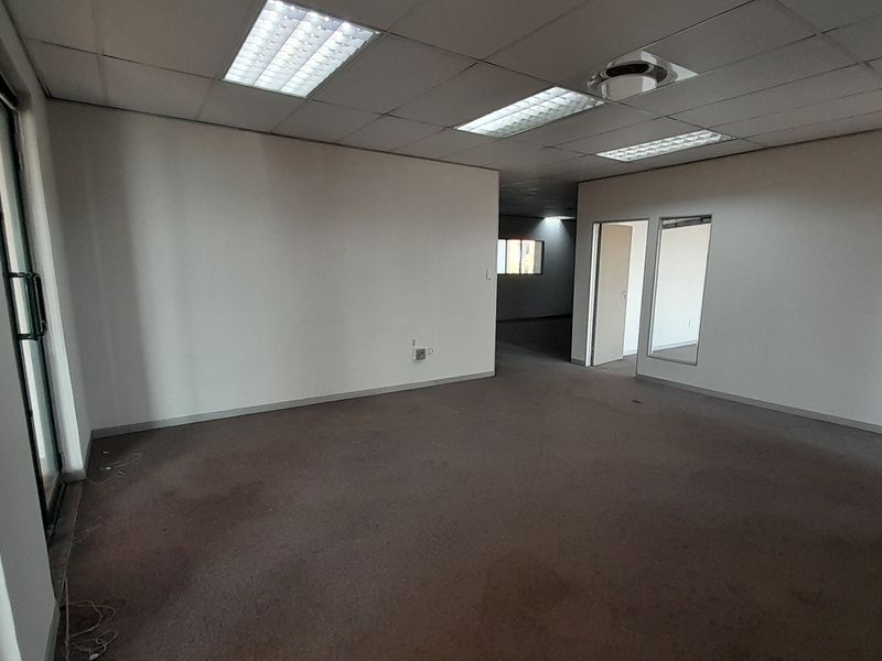 Executive Office Suite with Reception and Multiple Private Offices - Photo 2