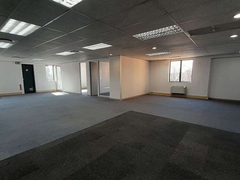 Spacious Executive Office with 8 Private Offices in Menlyn - Photo 9