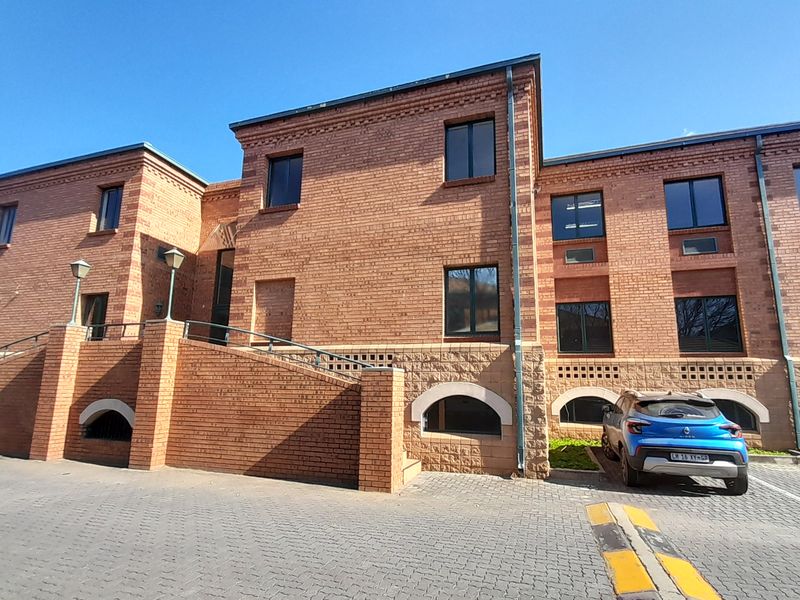 Spacious Executive Office with 8 Private Offices in Menlyn - Photo 1
