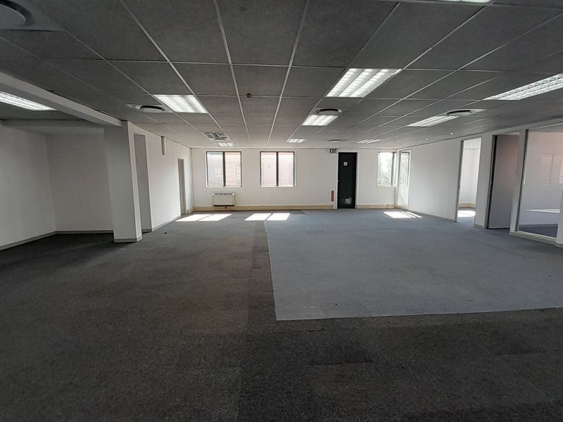 Spacious Executive Office with 8 Private Offices in Menlyn - Photo 8