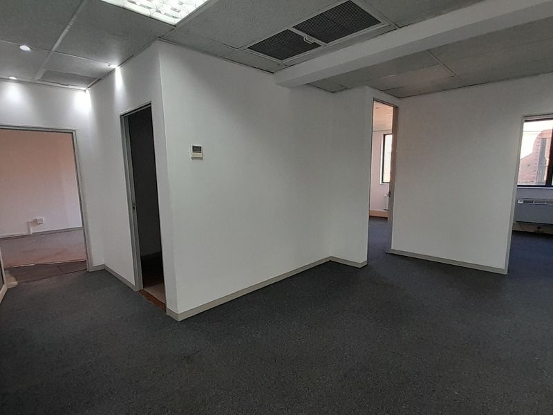 Spacious Executive Office with 8 Private Offices in Menlyn - Photo 5