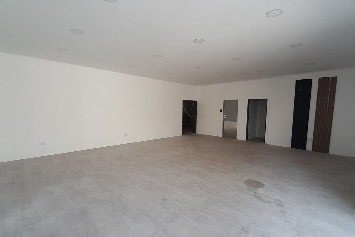 Prime Lifestyle Space with Expansive Outdoor Potential in Waterkloof Ridge - Photo 3