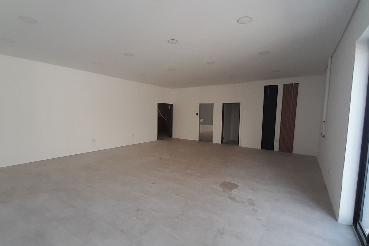 Prime Lifestyle Space with Expansive Outdoor Potential in Waterkloof Ridge - Photo 4