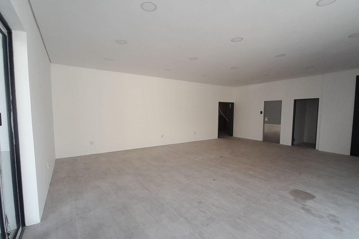 Prime Lifestyle Space with Expansive Outdoor Potential in Waterkloof Ridge - Photo 2