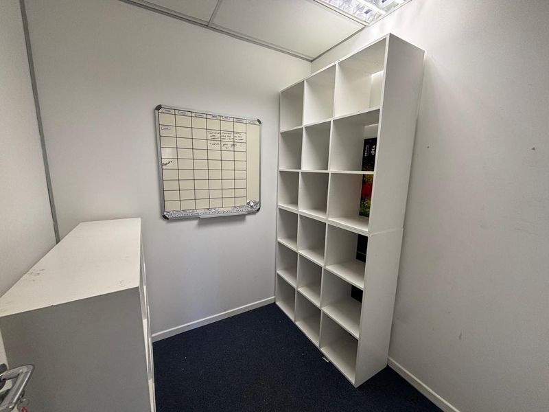 119sqm Office in Hilton to rent at R19505-00 per month plus Vat - Photo 9