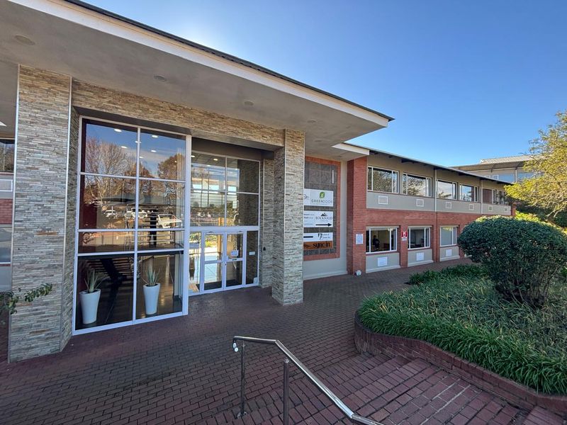 119sqm Office in Hilton to rent at R19505-00 per month plus Vat - Photo 2