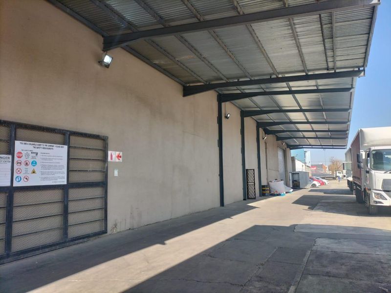 Functional business building in Bethlehem - Photo 3