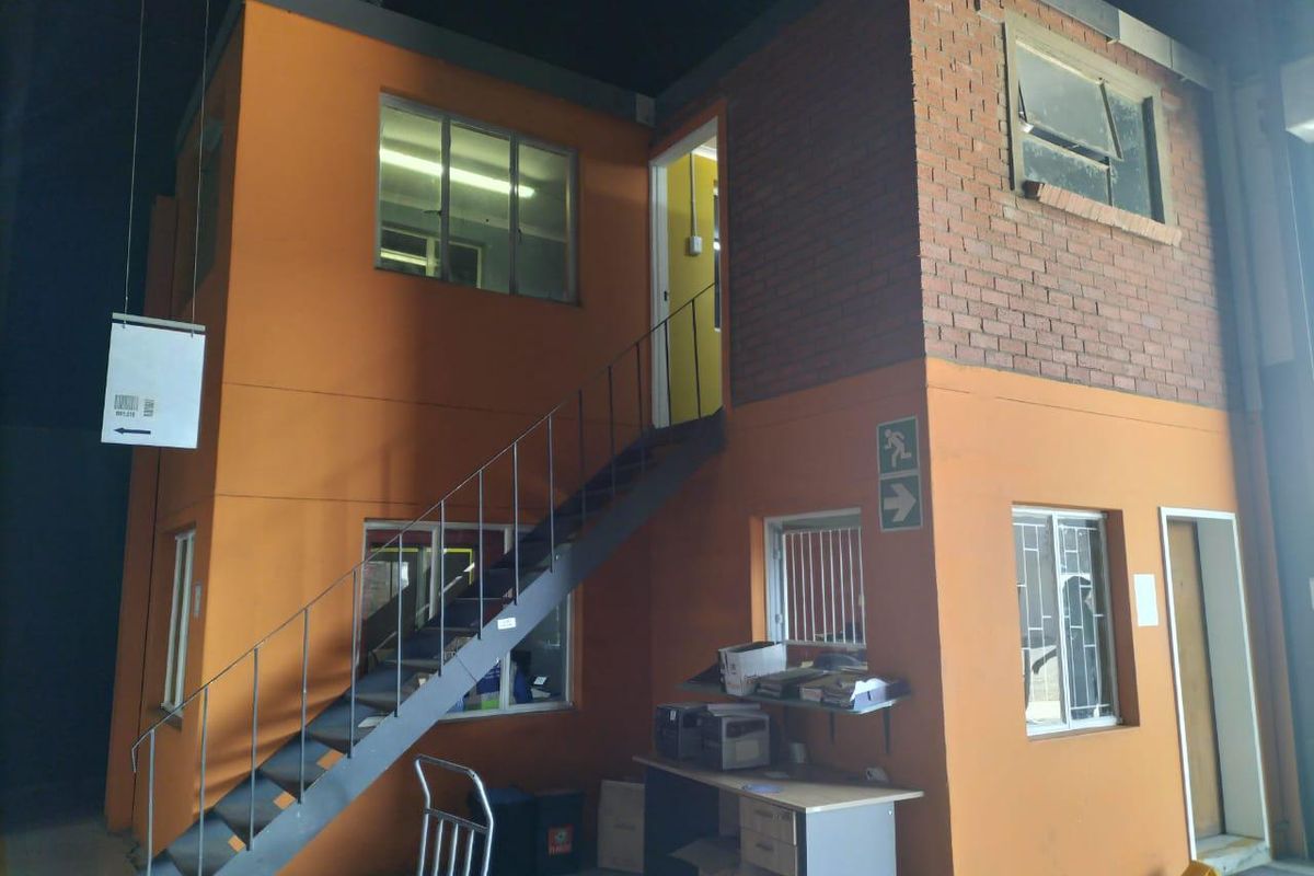 Functional business building in Bethlehem - Photo 5