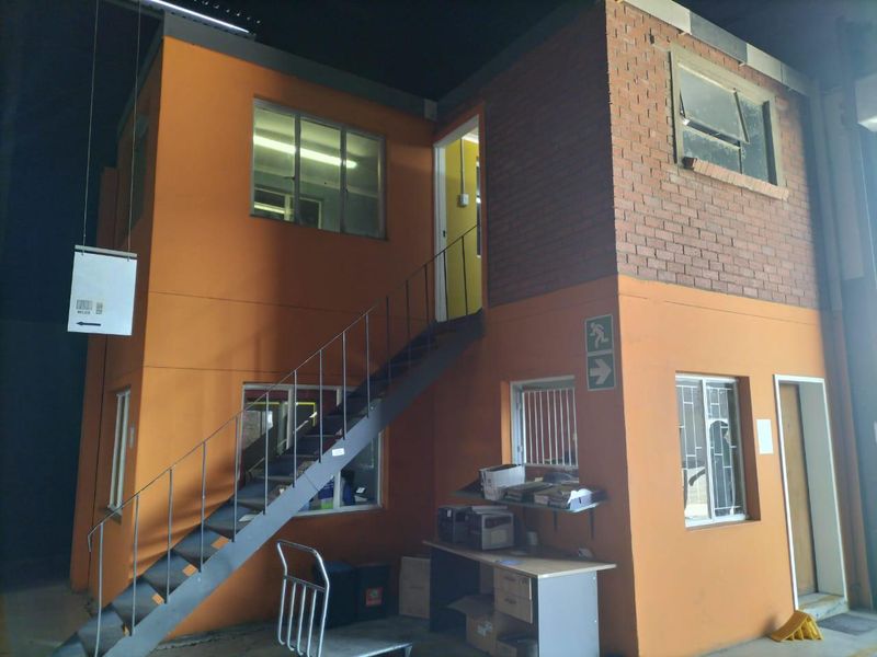 Functional business building in Bethlehem - Photo 5