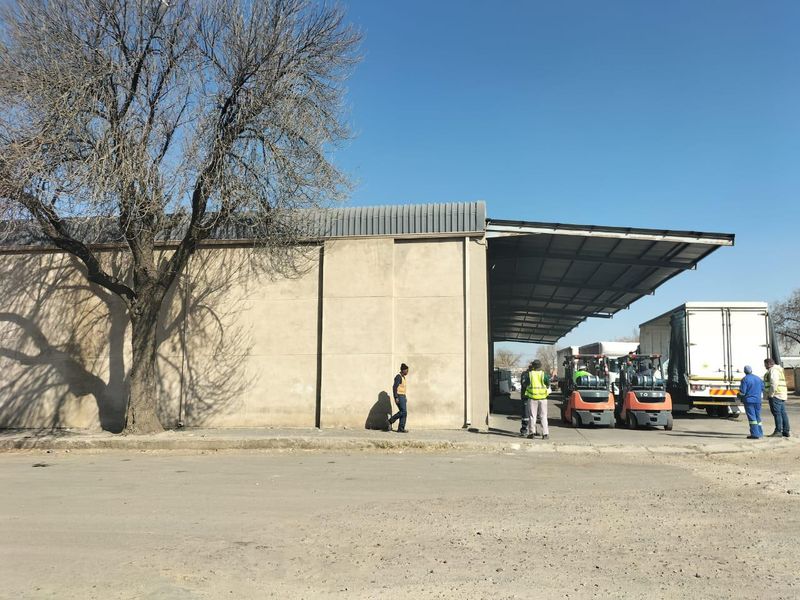 Functional business building in Bethlehem - Photo 4