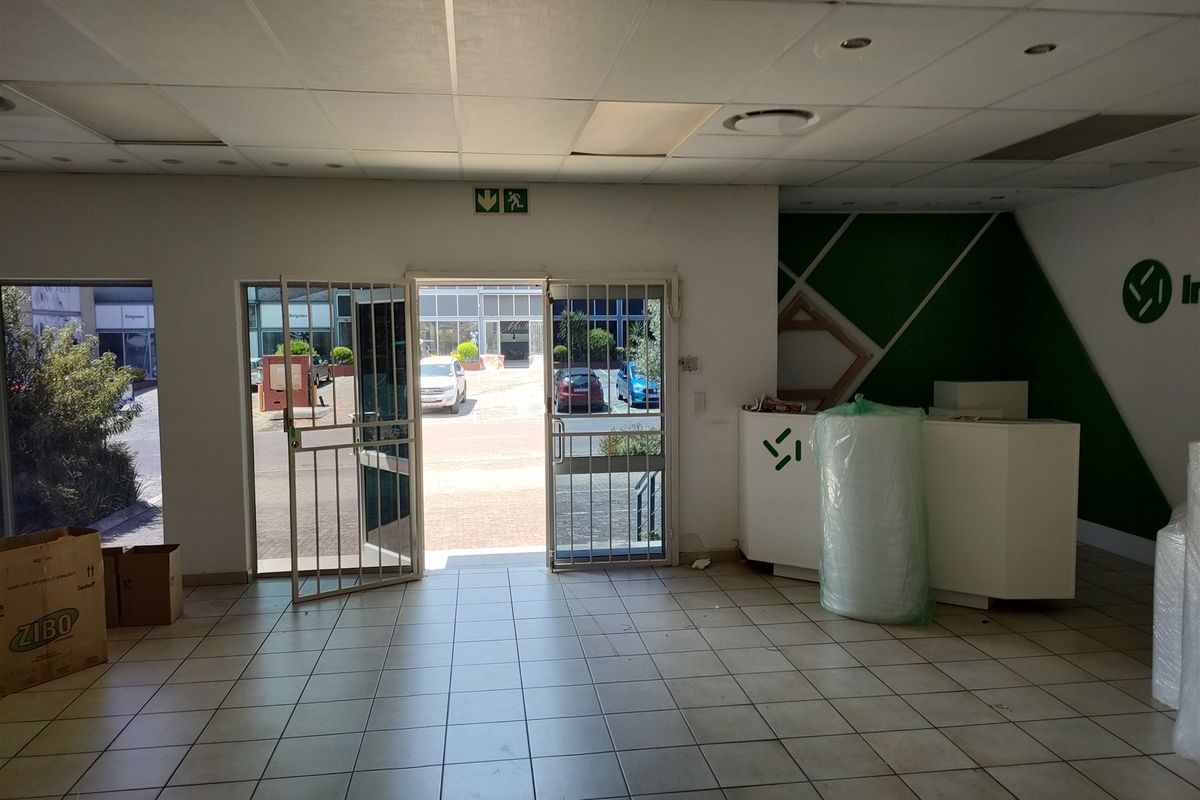 TO LET - 624m2 Showroom, Offices and warehouse. - Photo 4
