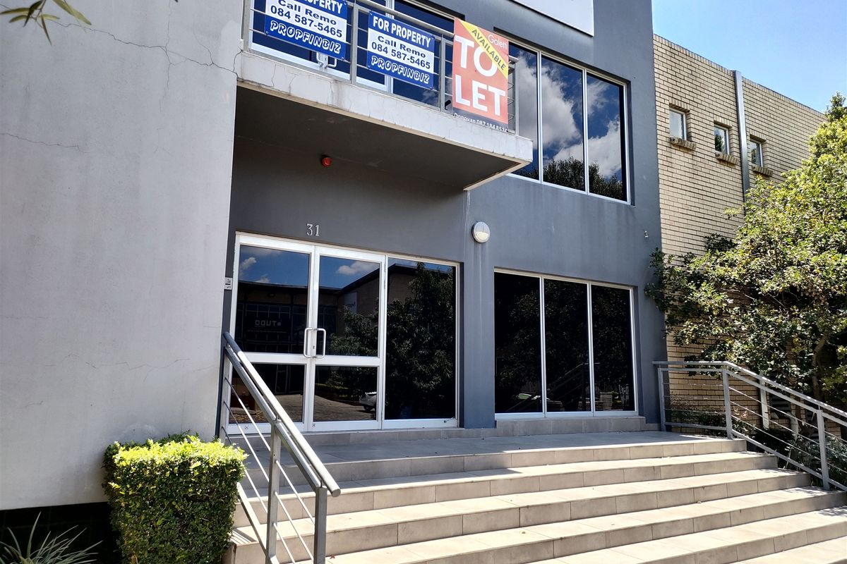 TO LET - 624m2 Showroom, Offices and warehouse. - Photo 3