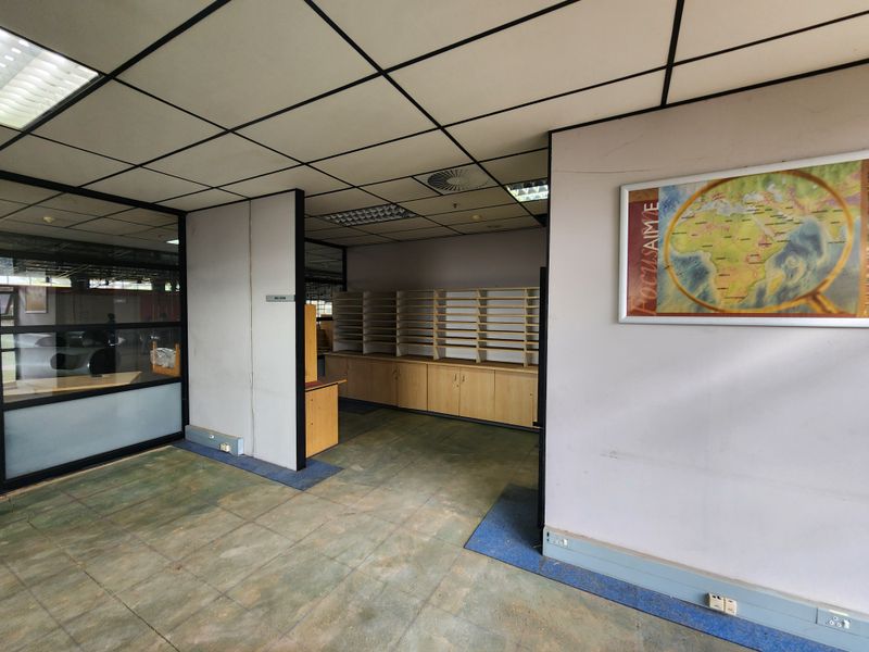 Exceptional 3,653m2 Warehouse in Rosslyn with Expansive 7,282m2 Yard & Superlink Access - Photo 7