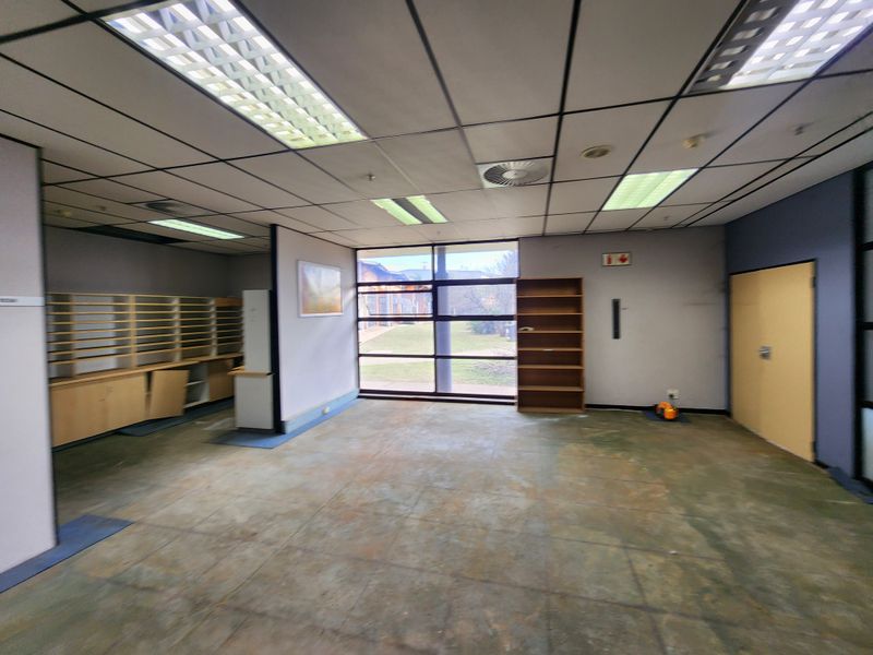 Exceptional 3,653m2 Warehouse in Rosslyn with Expansive 7,282m2 Yard & Superlink Access - Photo 6
