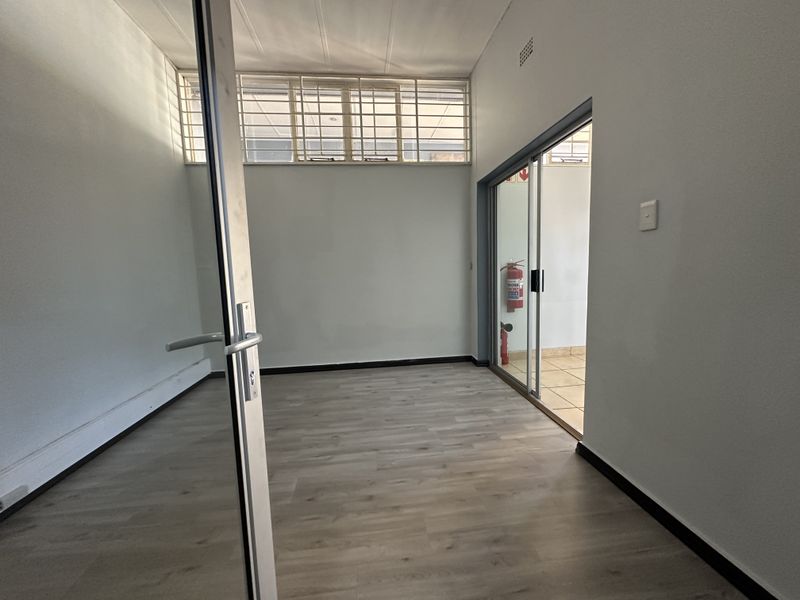 Warehouse For Sale In Germiston - Photo 9
