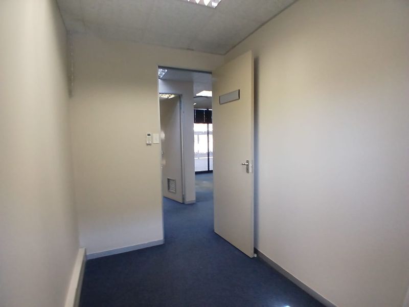 Professional Spaces, Prime Location - Photo 7