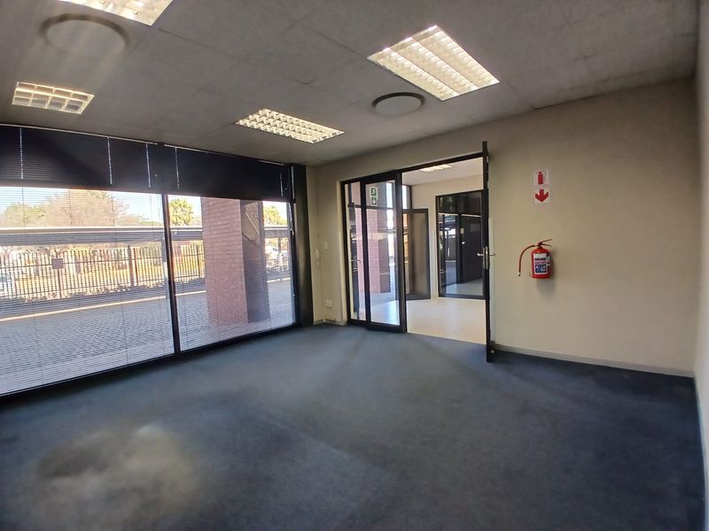 Professional Spaces, Prime Location - Photo 5
