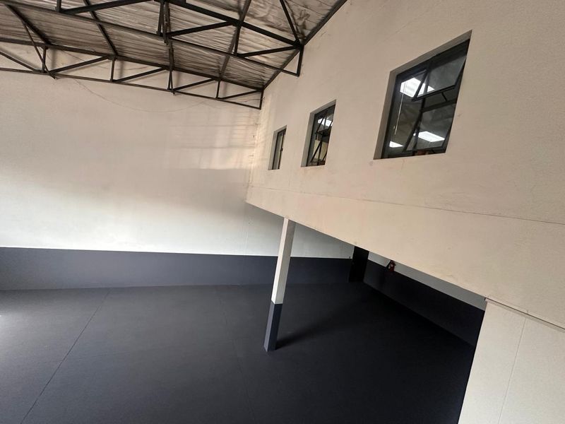 Light Industrial premisses close to Nelpruit CBD for Sale or To Let - 250 sqm - Photo 5