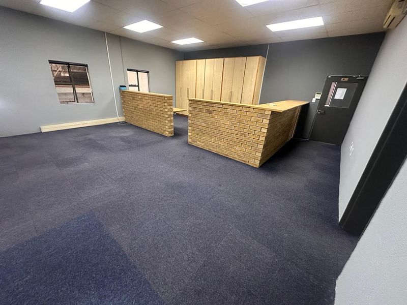 Light Industrial premisses close to Nelpruit CBD for Sale or To Let - 250 sqm - Photo 10