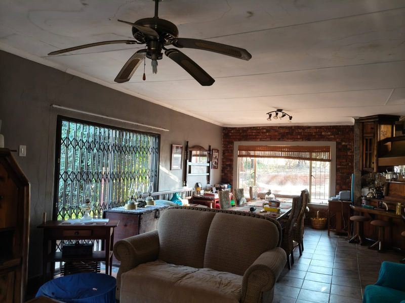 Cosy Country Living on a Smallholding - Photo 9