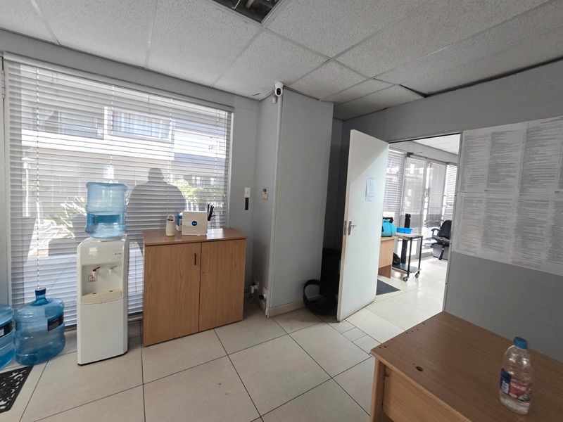Prime commercial office space in Umhlanga - Photo 4