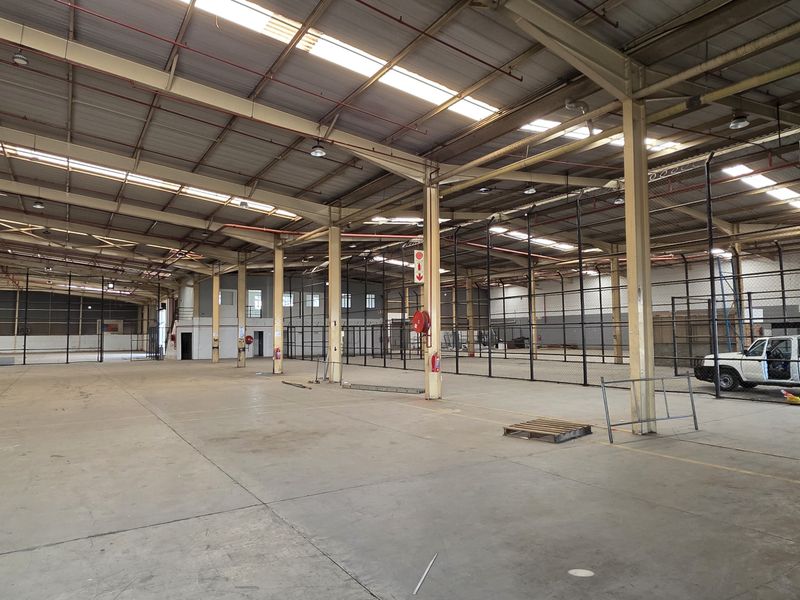 6,242m2 Standalone Warehouse To Let in Corporate Park South | 350 Amps - Photo 4