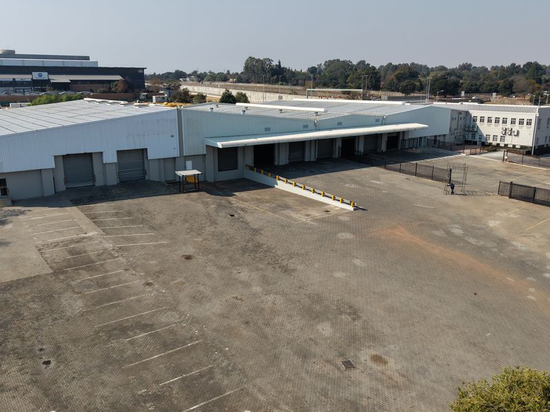 6,242m2 Standalone Warehouse To Let in Corporate Park South | 350 Amps - Photo 7