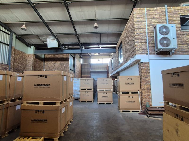 Modern 538m2 Warehouse To Let in Secure N4 Industrial Park - Photo 2