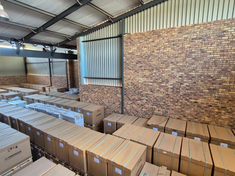 Modern 538m2 Warehouse To Let in Secure N4 Industrial Park - Photo 3