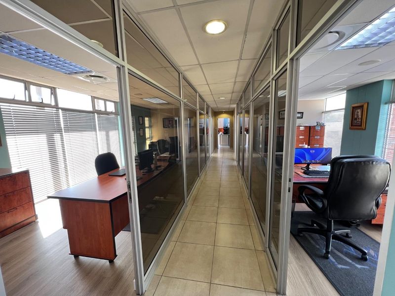 Commercial Office in Bendor - Photo 7