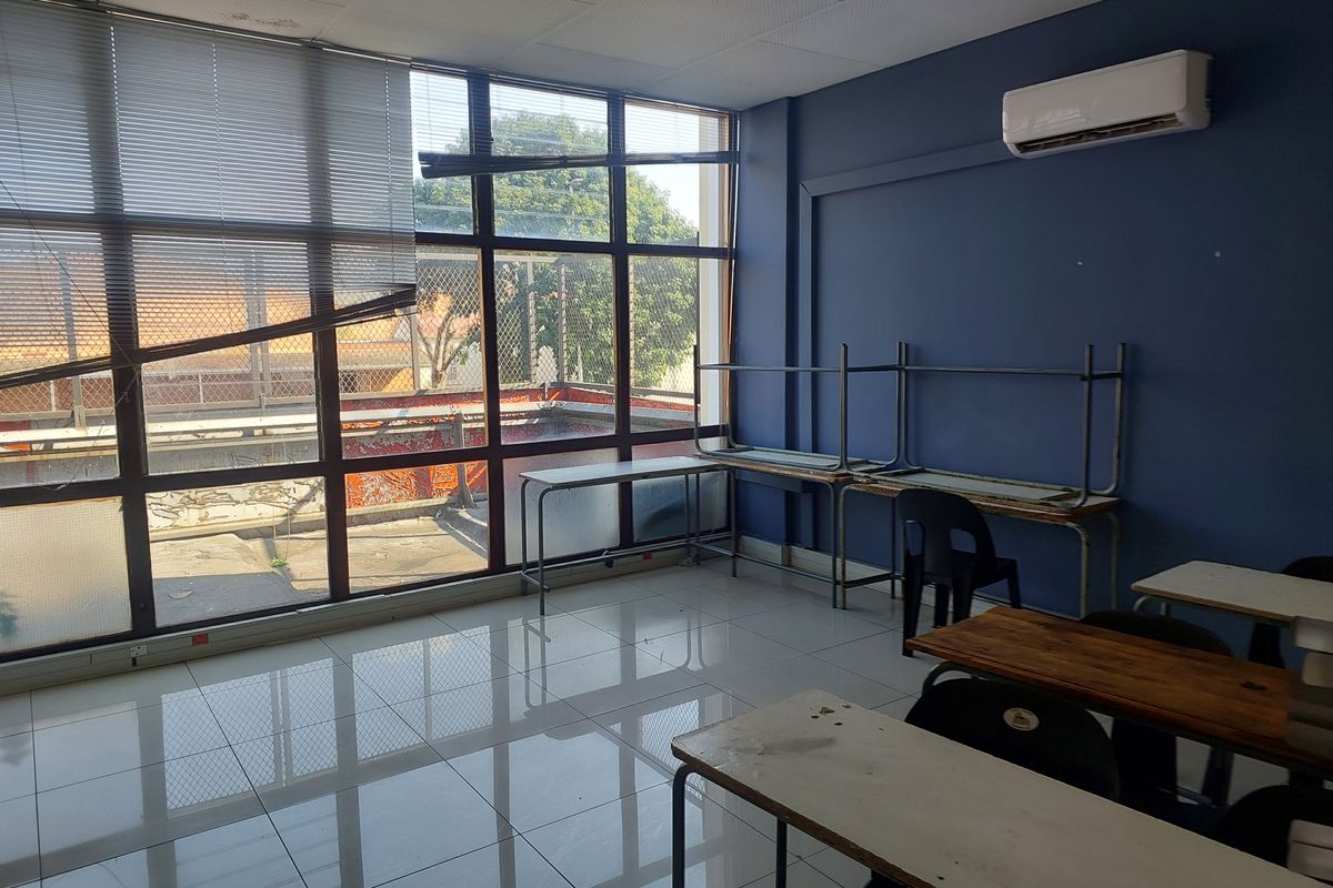 Offices to Let - Photo 3