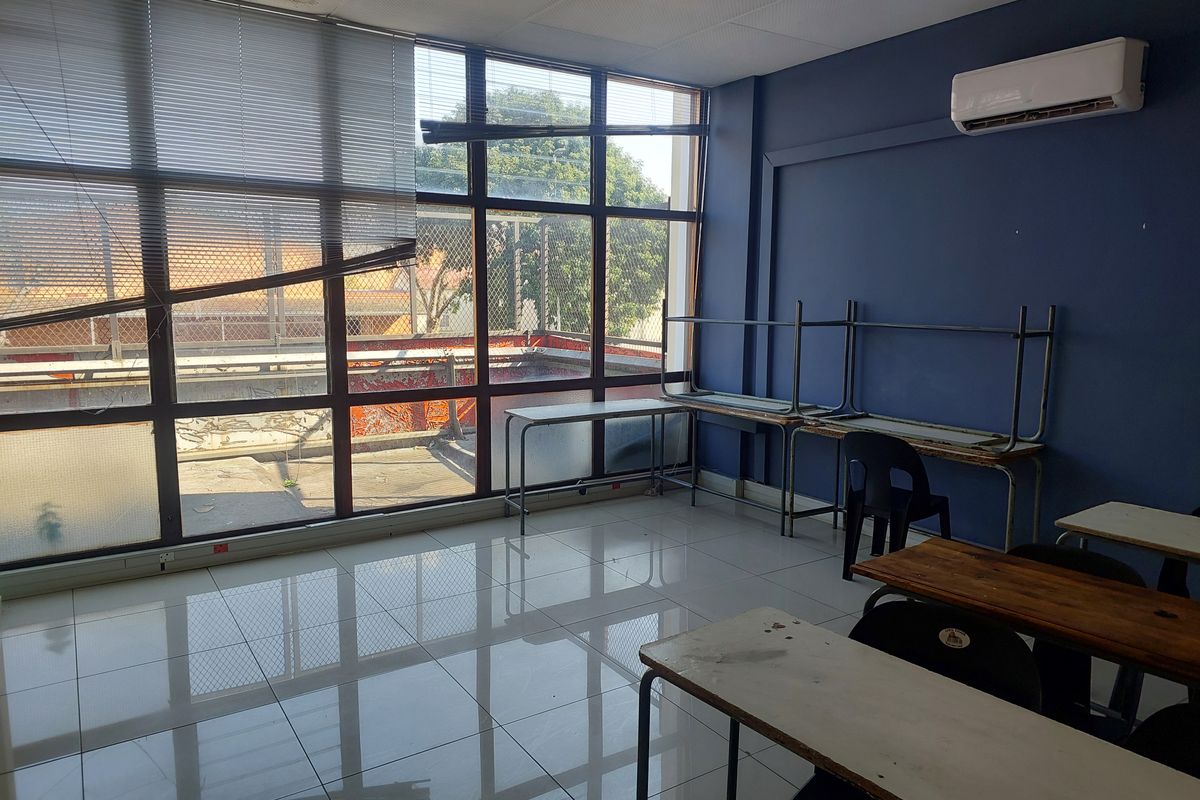 Offices to Let - Photo 4