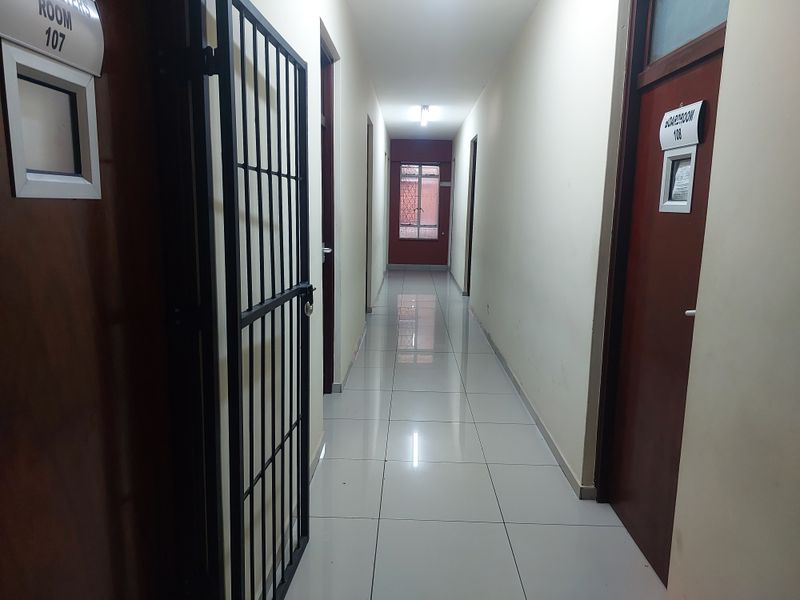 Offices to Let - Photo 9