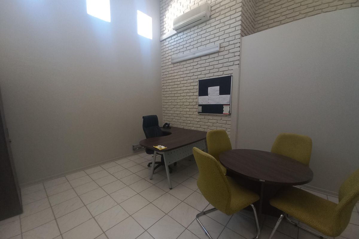 Commercial property for sale in Vanderbijlpark with existing tenants. - Photo 3