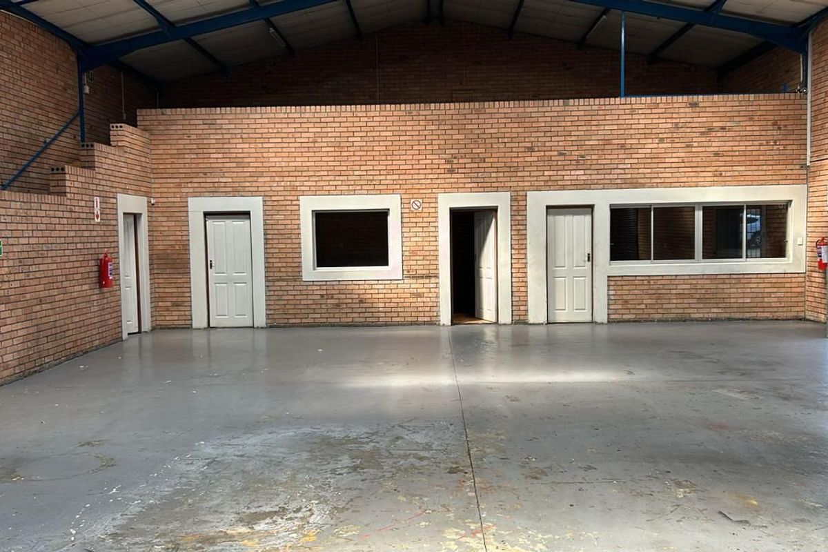 350sqm Industrial Workshop - Photo 3