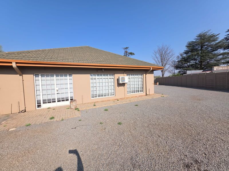 Commercial/Office Space for Sale – Three Rivers - Photo 2