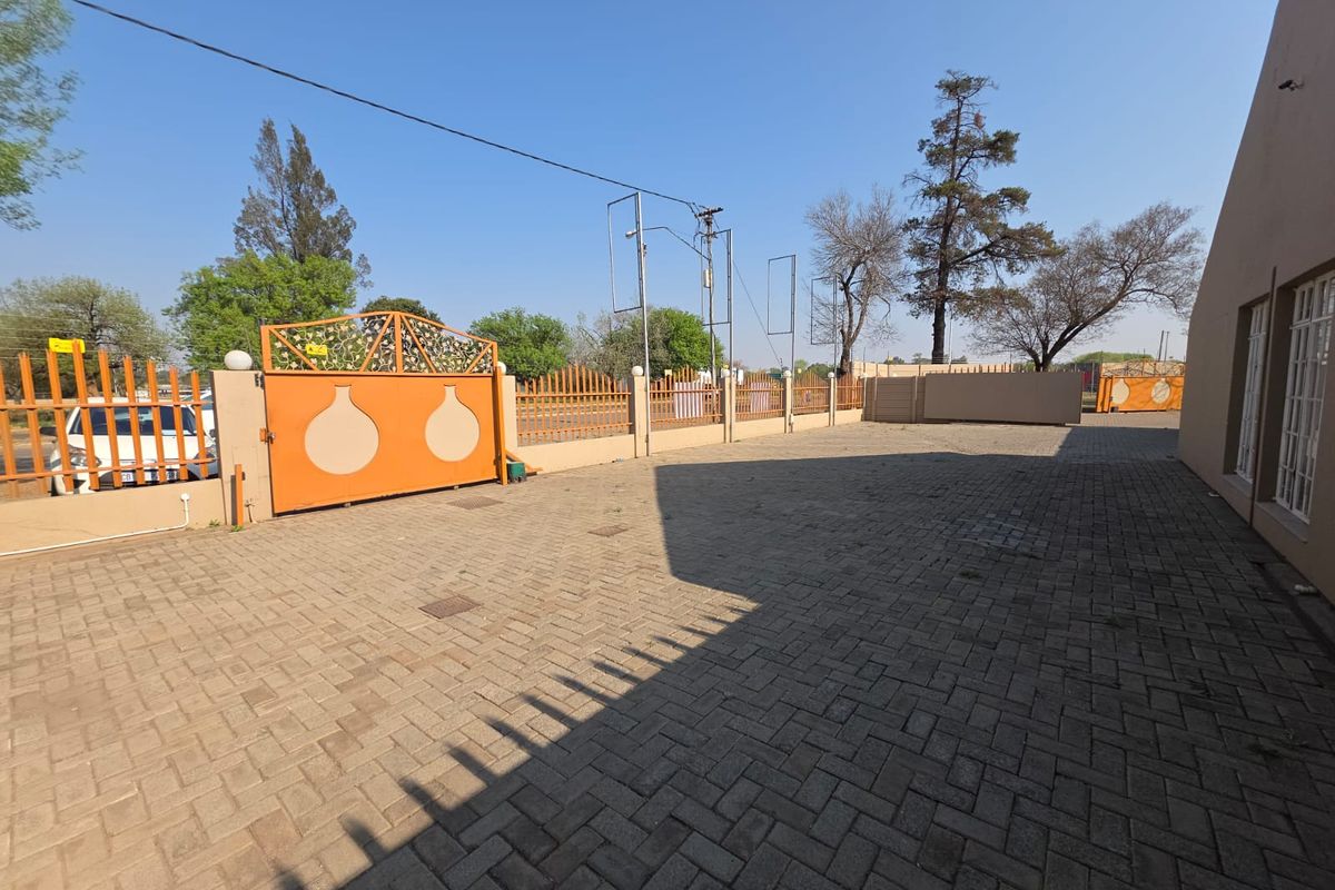 Commercial/Office Space for Sale – Three Rivers - Photo 4