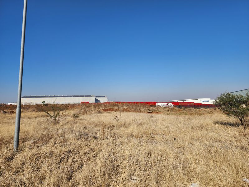 Vacant Industrial Land in Prime Location – Endless Development Potential! - Photo 9