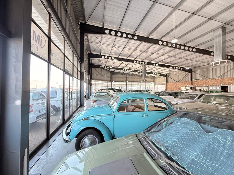 Corner Building to Rent at busy Intersection - Photo 6