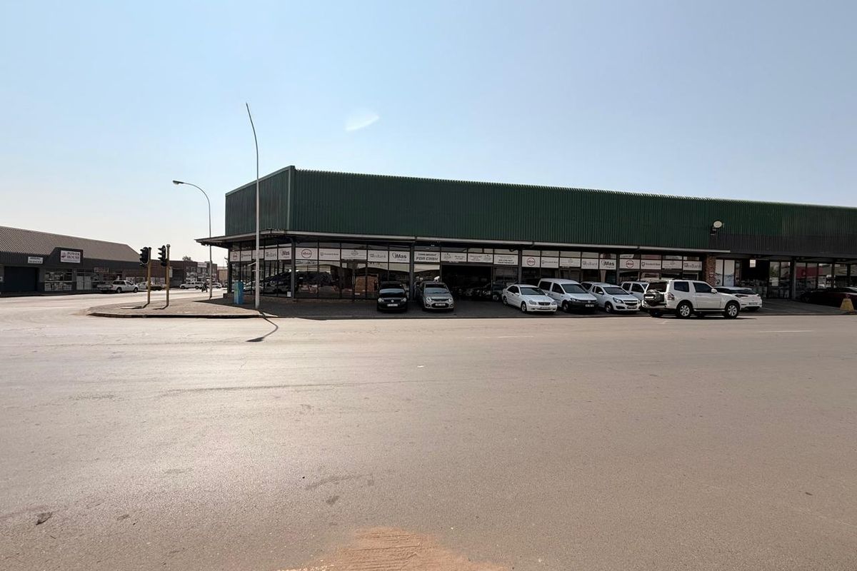 Corner Building to Rent at busy Intersection - Photo 2