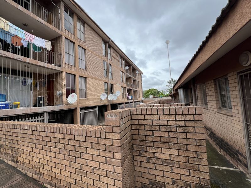 HIGH-YIELD INVESTMENT OPPORTUNITY | 12-UNIT RESIDENTIAL COMPLEX - Photo 7