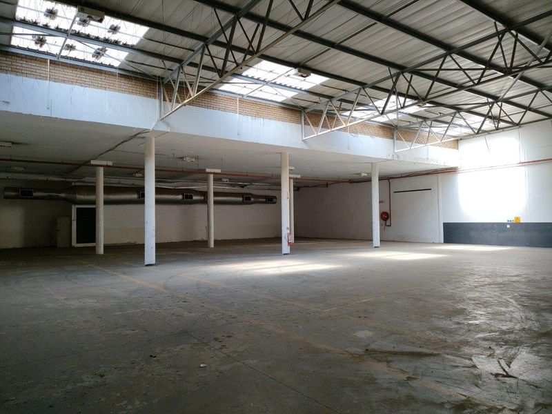 1154m2 Warehouse TO LET - Photo 7