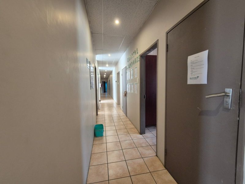 Prestigious Commercial Property - Photo 5